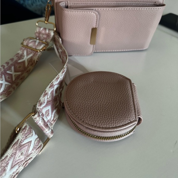 ✨ NWT Alyssa Mauve/Dusty Rose Vegan Leather Phone Crossbody Bag - Picture 3 of 8
